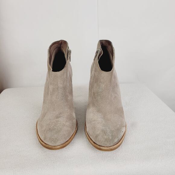 Jeffrey Campbell Kamet grey suede round toe stacked square heel bootie Size 8 - Picture 2 of 8